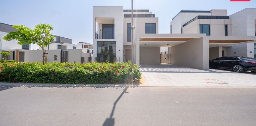 Townhouse in Dubai 4 bedrooms, 448 sq.m. № 111891