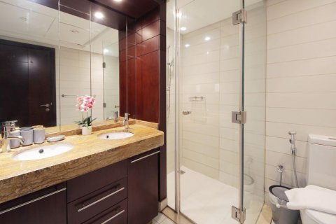 Apartamento en BURJ VIEWS en Dubai, 2 dormitorios, 125 m², № 31149 - foto 2