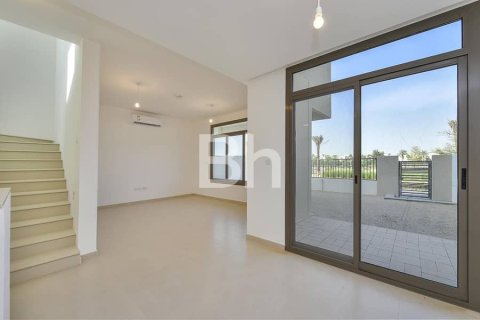 Townhouse in Town Square, Dubai 3 bedrooms, 188 sq.m. № 22072 - photo 2