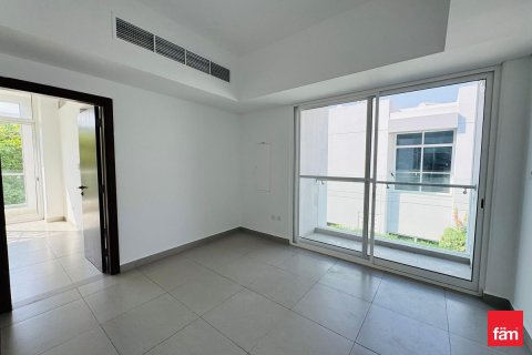 Снять в аренду таунхаус в Дубае: 3 спальни, 271.8м², № 100243 - фото 3