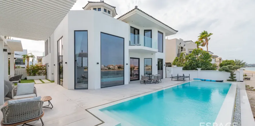 Villa en Palm Jumeirah, Dubai, 4 dormitorios, 465 m², № 61883