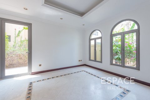 Купить виллу в Пальме Джумейре, Дубай: 5 спален, 465м², № 61885 - фото 4