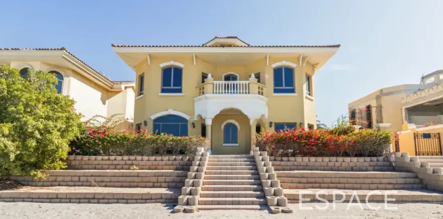 Вилла в Пальме Джумейре, Дубай, 5 спален, 465м², № 61885