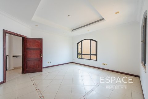 Купить виллу в Пальме Джумейре, Дубай: 5 спален, 465м², № 61885 - фото 8
