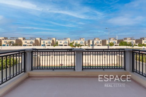 Villa in Legacy Nova Villas, Jumeirah Park, Dubai 4 bedrooms, 455 sq.m. № 61886 - photo 10