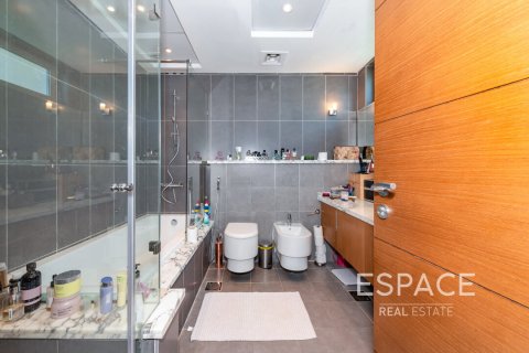 Villa in Legacy Nova Villas, Jumeirah Park, Dubai 4 bedrooms, 455 sq.m. № 61886 - photo 8