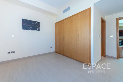 Villa in Legacy Nova Villas, Jumeirah Park, Dubai 4 bedrooms, 455 sq.m. № 61886 - photo 7