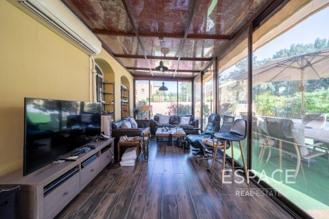 Купить виллу в Арабиан Ранчес, Дубай: 2 спальни, 237м², № 61884 - фото 4