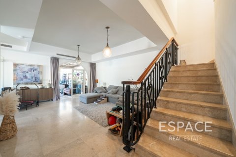 Купить виллу в Арабиан Ранчес, Дубай: 2 спальни, 237м², № 61884 - фото 7