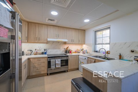 Купить виллу в Арабиан Ранчес, Дубай: 2 спальни, 237м², № 61884 - фото 6