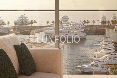 Apartment in Mina Rashid, Dubai 3 bedrooms, 158 sq.m. № 45876 - photo 1