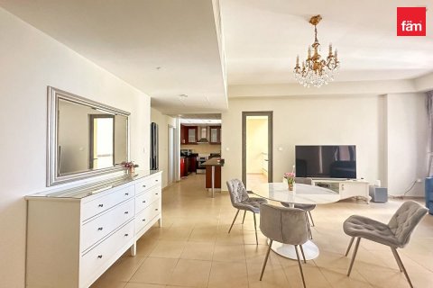 Снять в аренду квартиру в Дубае: 1 спальня, 111.1м², № 76836 - фото 1