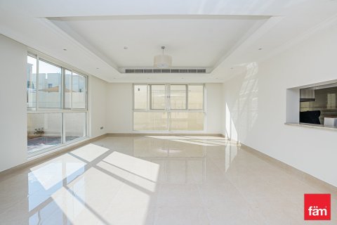 Villa en Al Furjan, Dubai, 5 dormitorios, 600 m², № 76843 - foto 17