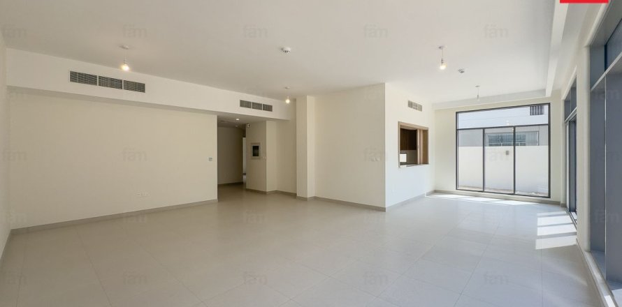 Villa in Dubai 5 bedrooms, 373.1 sq.m. № 70740