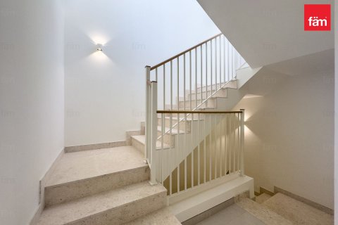 Villa in Dubai 5 bedrooms, 373.1 sq.m. № 70740 - photo 22