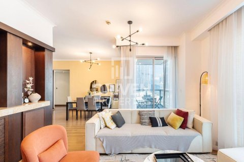 Apartment in The Residences, Downtown Dubai (Downtown Burj Dubai), Dubai 3 bedrooms, 170.76 sq.m. № 129542 - photo 10