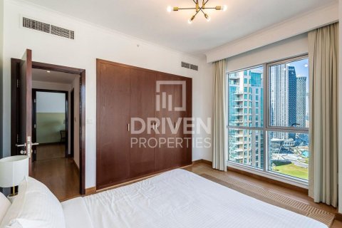 Apartment in The Residences, Downtown Dubai (Downtown Burj Dubai), Dubai 3 bedrooms, 170.76 sq.m. № 129542 - photo 4