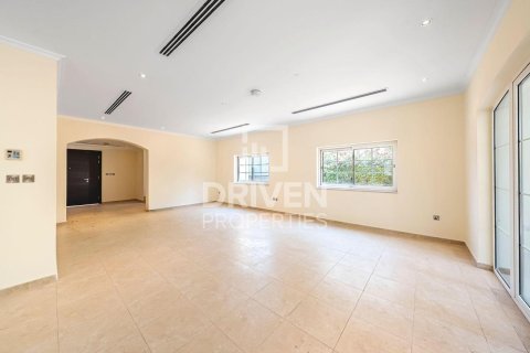 Villa à Jumeirah Park, Dubai, 3 chambres, 760.97 m², № 129531 - photo 7