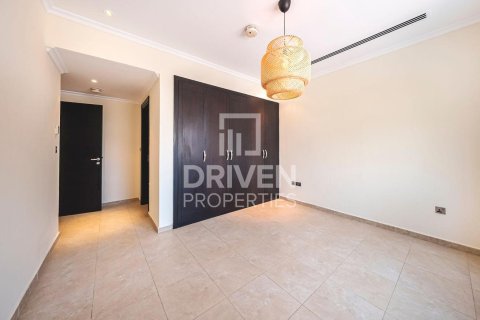 Villa à Jumeirah Park, Dubai, 3 chambres, 760.97 m², № 129531 - photo 12