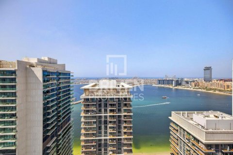 Apartment in EMAAR Beachfront, Dubai Harbour, Dubai 1 bedroom, 68.93 sq.m. № 129530