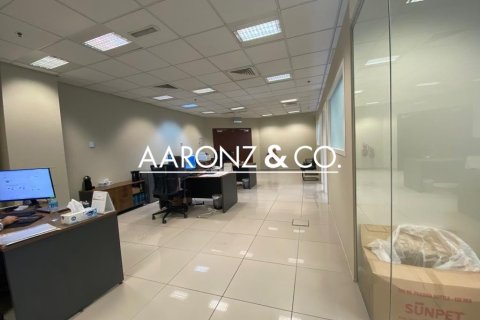 Bureau à Dubai Investment Park, Dubai, 101.8 m², № 78428 - photo 11