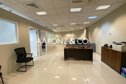 Bureau à Dubai Investment Park, Dubai, 101.8 m², № 78428 - photo 1