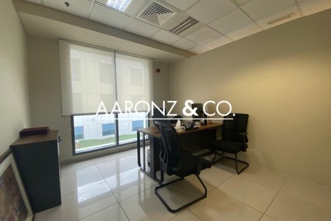 Bureau à Dubai Investment Park, Dubai, 101.8 m², № 78428 - photo 6