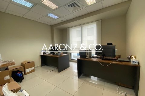 Bureau à Dubai Investment Park, Dubai, 101.8 m², № 78428 - photo 12