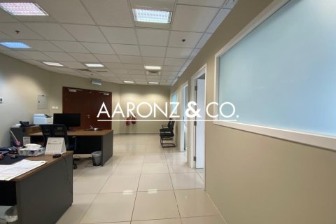 Bureau à Dubai Investment Park, Dubai, 101.8 m², № 78428 - photo 8