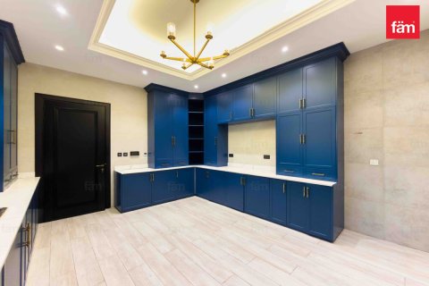 Villa in Al Barsha, Dubai 5 bedrooms, 997 sq.m. № 76910 - photo 8