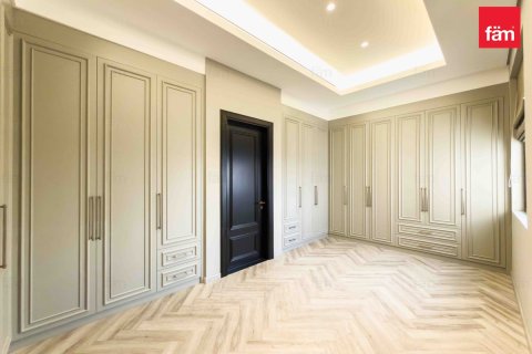 Villa in Al Barsha, Dubai 5 bedrooms, 997 sq.m. № 76910 - photo 15