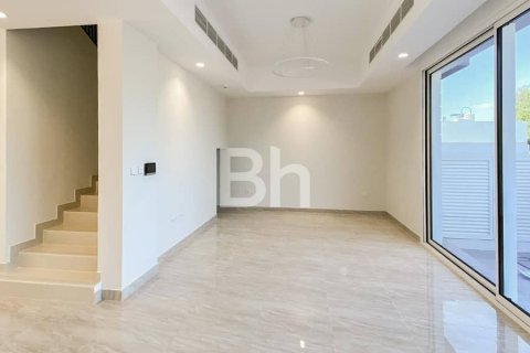 Villa en Dubai Sports City, Dubai, 4 dormitorios, 271 m², № 24273 - foto 4