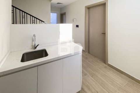 Villa en Dubai Sports City, Dubai, 4 dormitorios, 271 m², № 24273 - foto 7