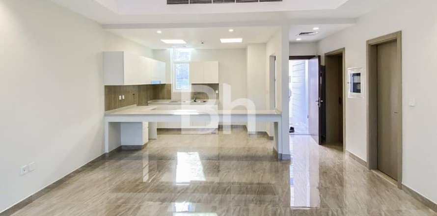 Villa en Dubai Sports City, Dubai, 4 dormitorios, 271 m², № 24273
