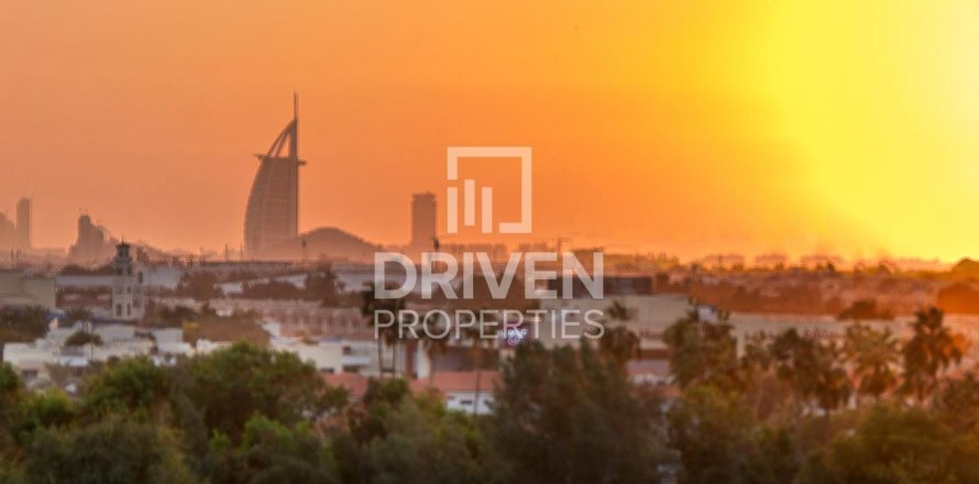 Квартира в Аль-Васле, Дубай, 2 спальни, 147м², № 86335