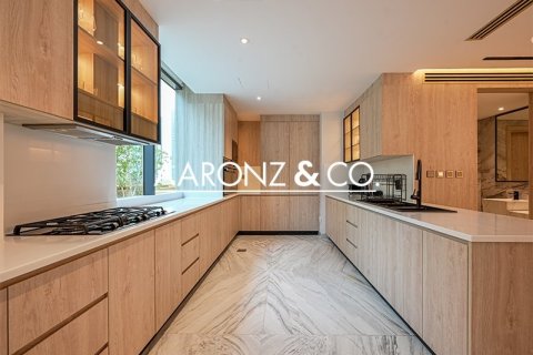 Penthouse in Dubai Marina, Dubai 5 bedrooms, 813 sq.m. № 89834 - photo 27