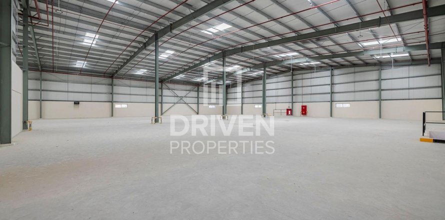 Warehouse in Jebel Ali, Dubai 82247 sq.m. № 89838