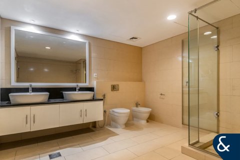 Apartment in Jumeirah Lake Towers, Dubai 1 bedroom, 115 sq.m. № 74589 - photo 12