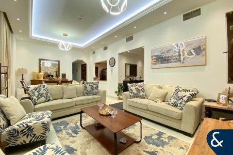 Apartamento en Dubai Land, Dubai, 3 dormitorios, 139 m², № 74588 - foto 1