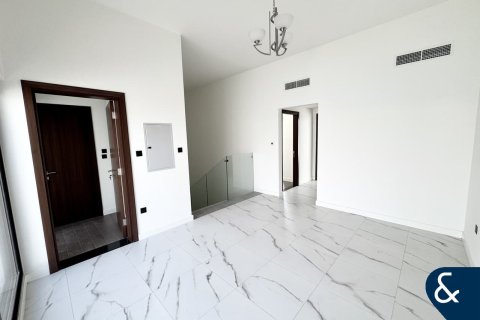 Купить таунхаус в District 11, Мохаммед Бин Рашид Сити, Дубай: 4 спальни, 188м², № 74578 - фото 4