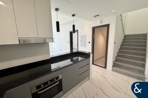Купить таунхаус в District 11, Мохаммед Бин Рашид Сити, Дубай: 4 спальни, 188м², № 74578 - фото 5