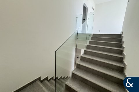 Купить таунхаус в District 11, Мохаммед Бин Рашид Сити, Дубай: 4 спальни, 188м², № 74578 - фото 11