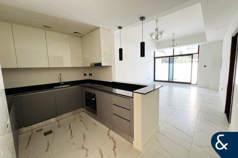 Купить таунхаус в District 11, Мохаммед Бин Рашид Сити, Дубай: 4 спальни, 188м², № 74578 - фото 3
