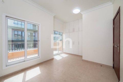 Villa in Jumeirah Village Circle, Dubai 3 bedrooms, 135 sq.m. № 57888 - photo 9