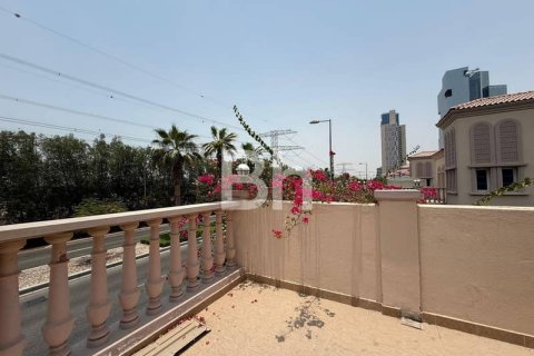 Villa in Jumeirah Village Triangle, Dubai 2 bedrooms, 698 sq.m. № 57891 - photo 14