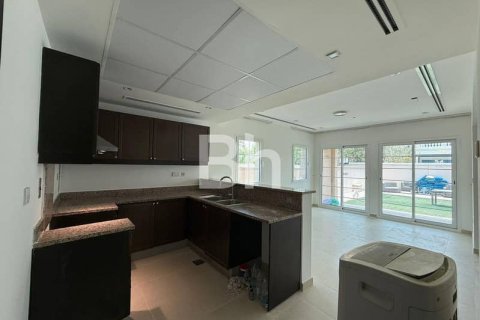 Villa in Jumeirah Village Triangle, Dubai 2 bedrooms, 698 sq.m. № 57891 - photo 23