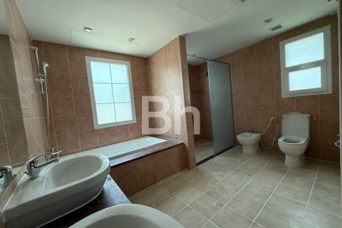 Villa in Jumeirah Village Triangle, Dubai 2 bedrooms, 698 sq.m. № 57891 - photo 9