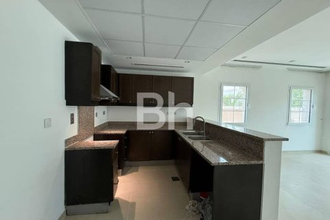 Villa in Jumeirah Village Triangle, Dubai 2 bedrooms, 698 sq.m. № 57891 - photo 24