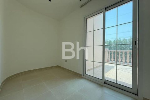 Villa in Jumeirah Village Triangle, Dubai 2 bedrooms, 698 sq.m. № 57891 - photo 15