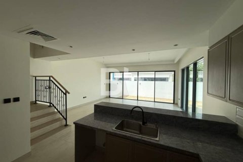 Villa in Damac Lagoons, Dubai 5 bedrooms, 220 sq.m. № 57893 - photo 23